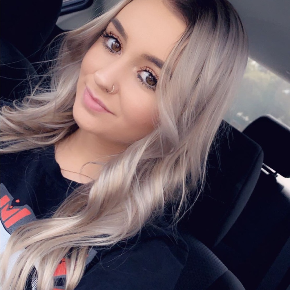 𝙼𝚎𝚎𝚝 𝚖𝚎! ♥︎☀︎︎ like this listing to bookmark my closet! - Picture 3 of 9